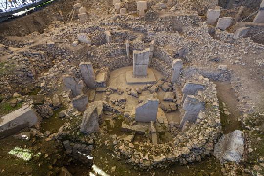 Göbekli Tepe (1990s) (Top 10 Groundbreaking Archaeological Finds)