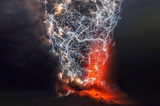 Catatumbo Lightning Storms (Top 10 Paranormal Natural Events)